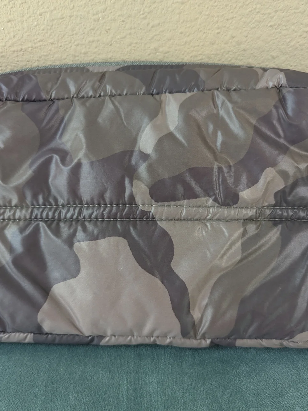 ANORAK Grey/Green Camo Down Quilted Wristlet Pouch